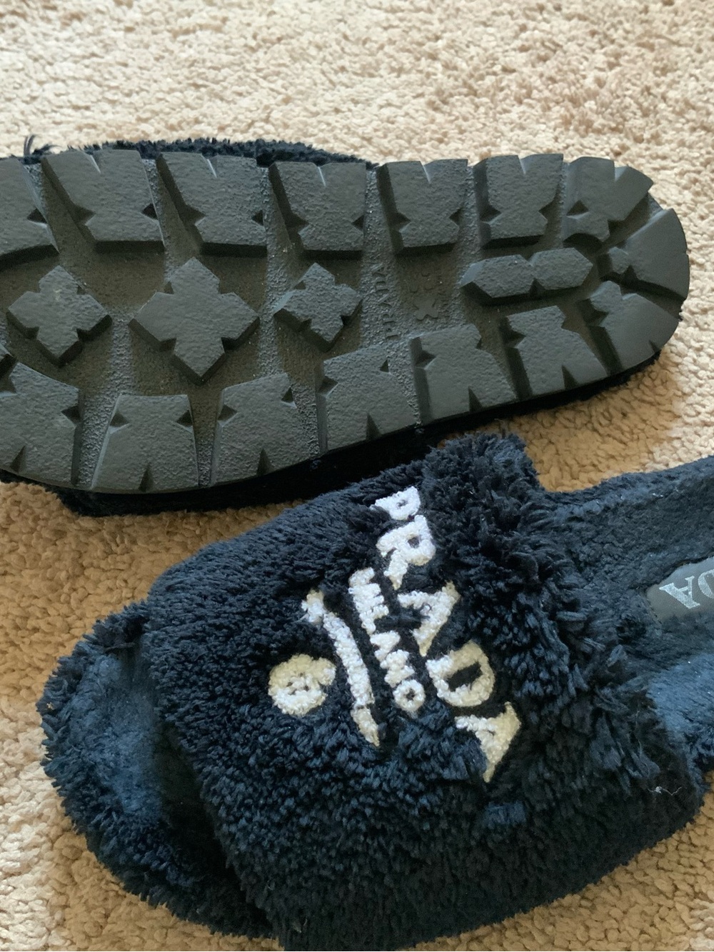 Prada Women’s Black Logo Shearling Embroidered Logo Slides Slippers Size 38 - Picture 8 of 10